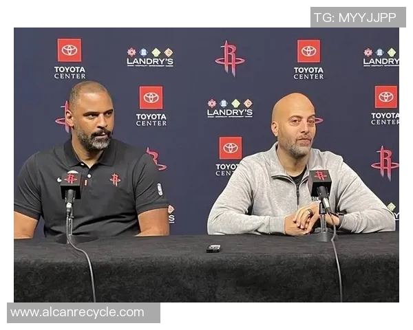 火箭3年3900万续约赚翻！亚当斯场均6前板控制内线，火箭赢麻了